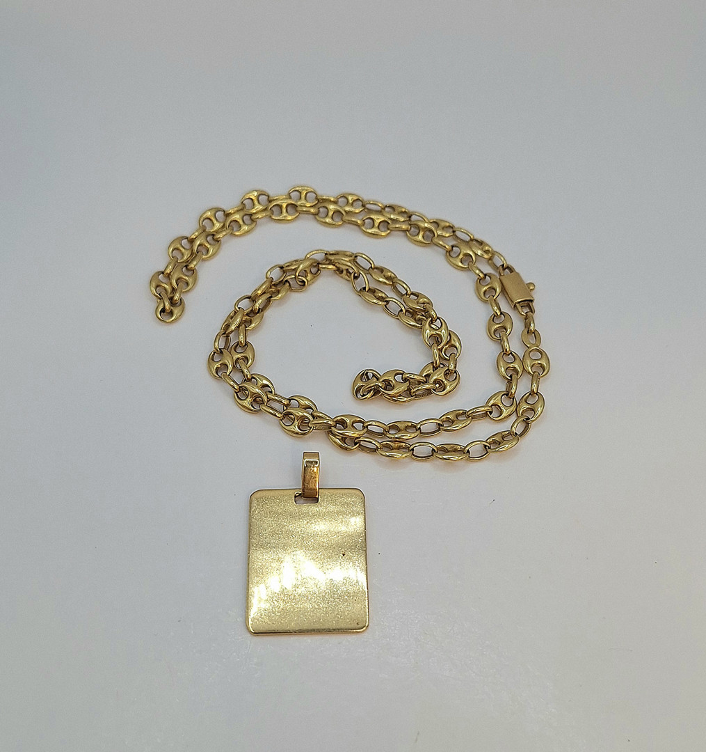 Collana e ciondolo oro