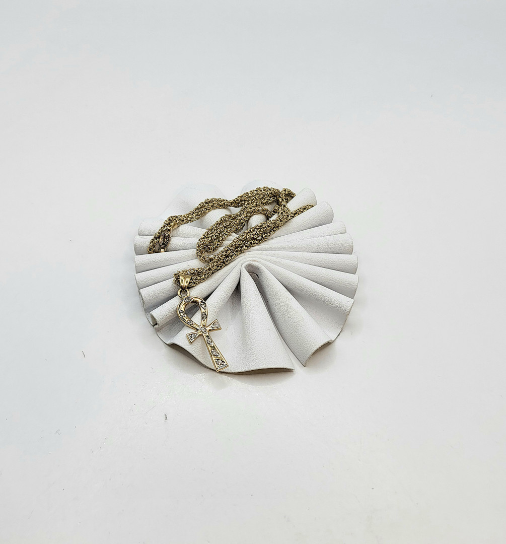 Collana e ciondolo oro pietre 