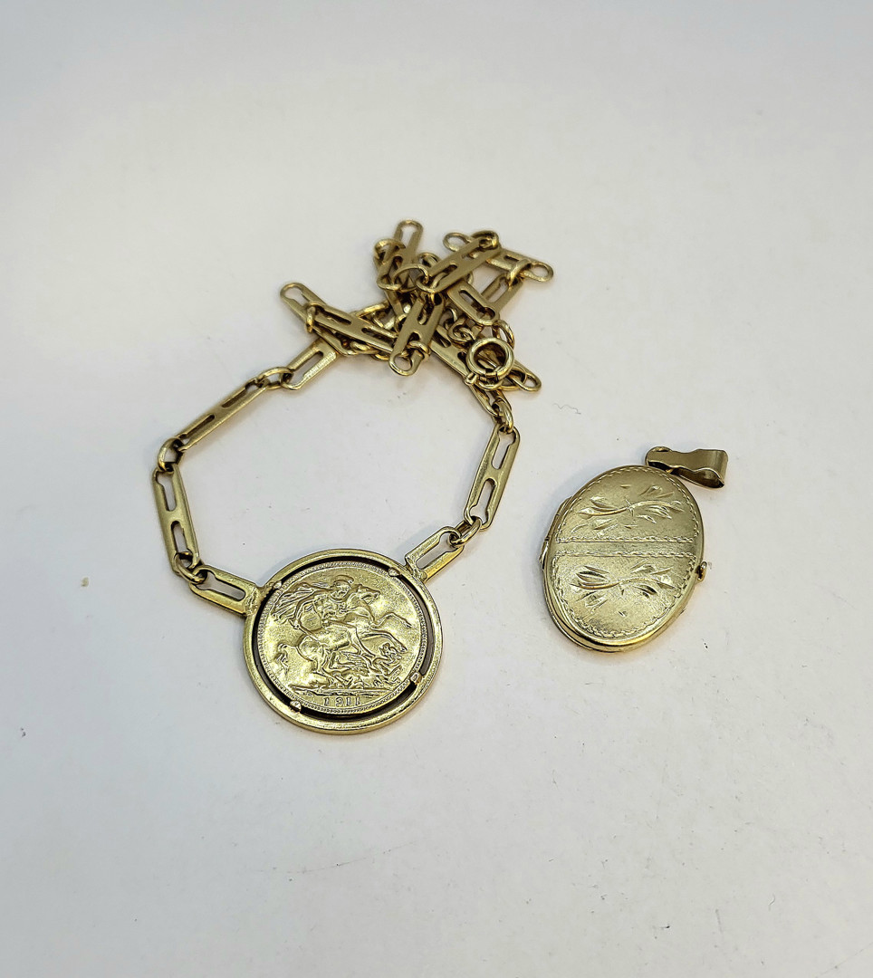 Collana e ciondolo oro