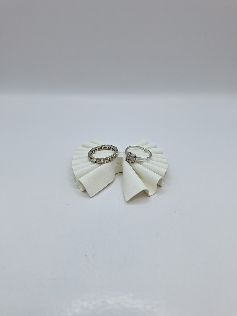 Due anelli oro diamanti
