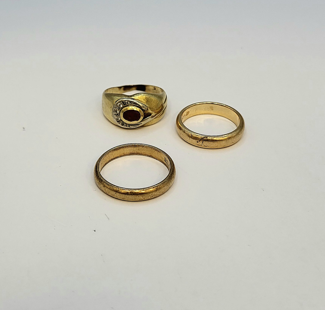 3 anelli oro pietre