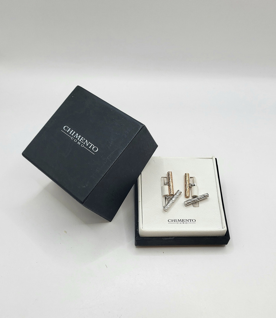 Due gemelli oro a firma Chimento con scatola a corredo