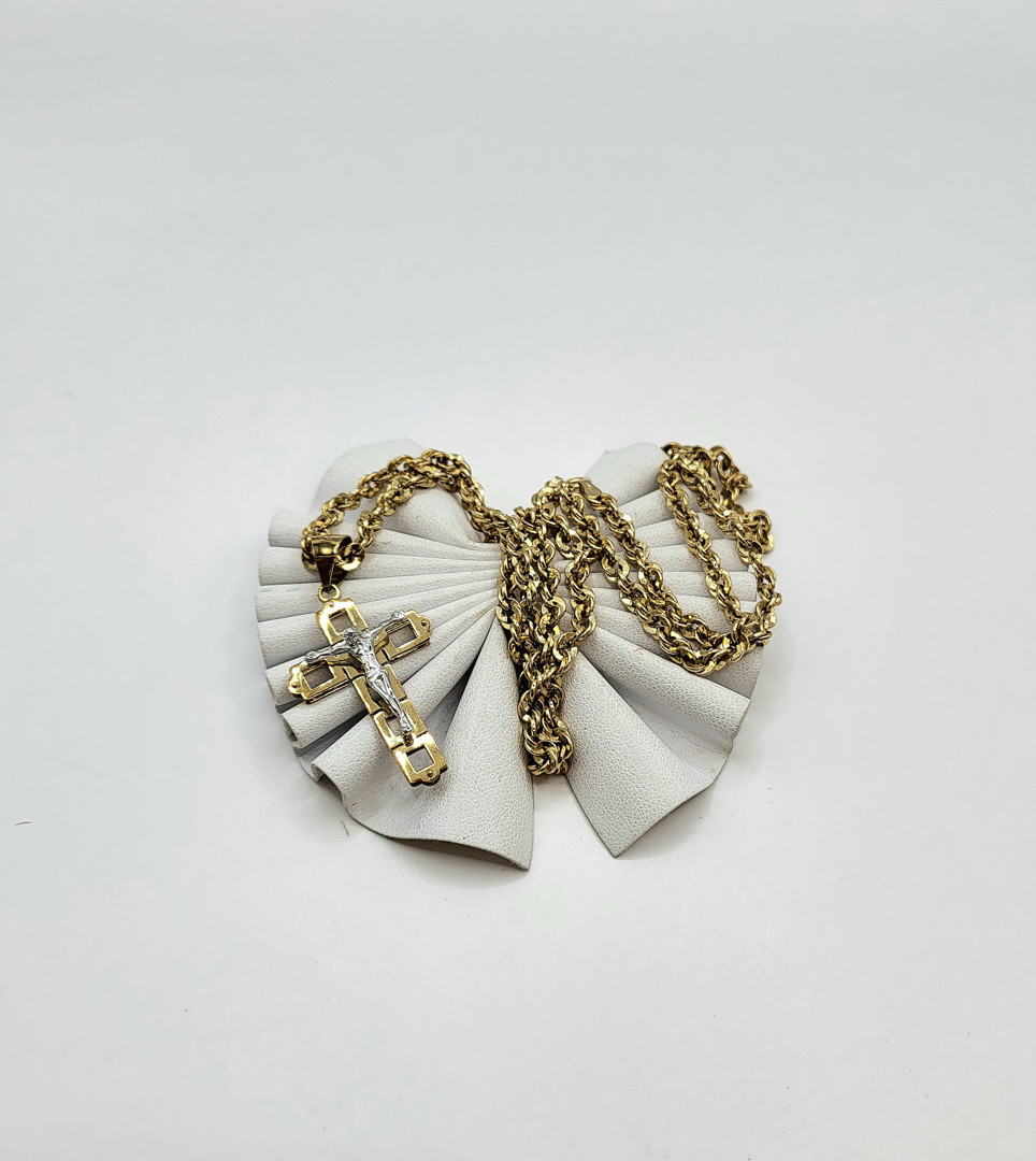 Collana e ciondolo oro