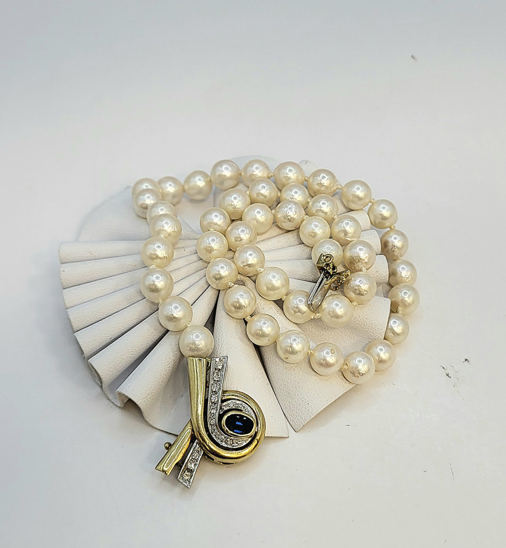 Collana perle con chiusura in oro diamantini pietra