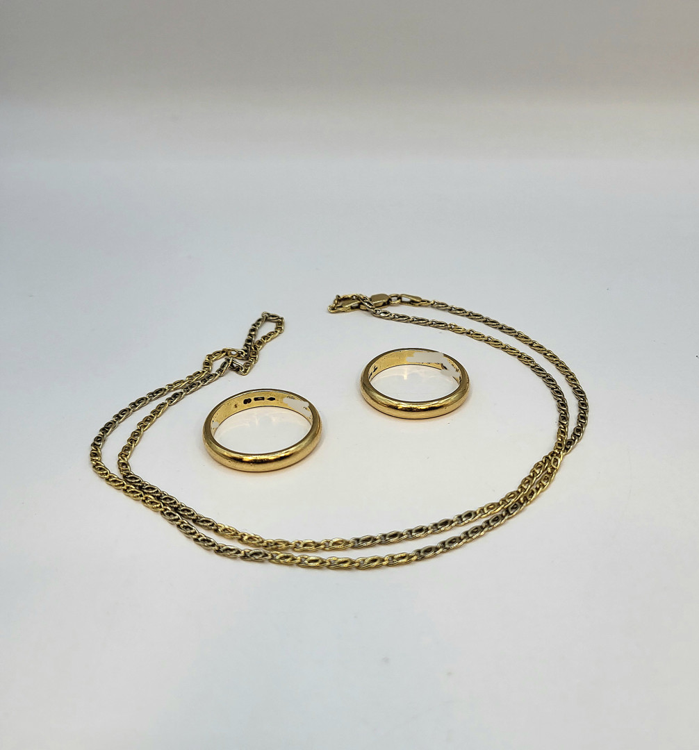 Collana e due anelli oro