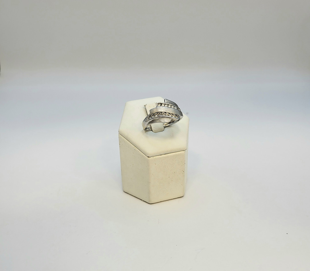 Anello oro pietre
