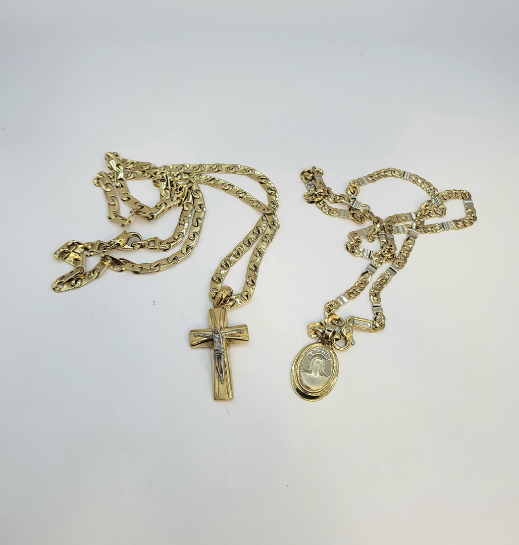 Due collane croce e ciondolo oro 