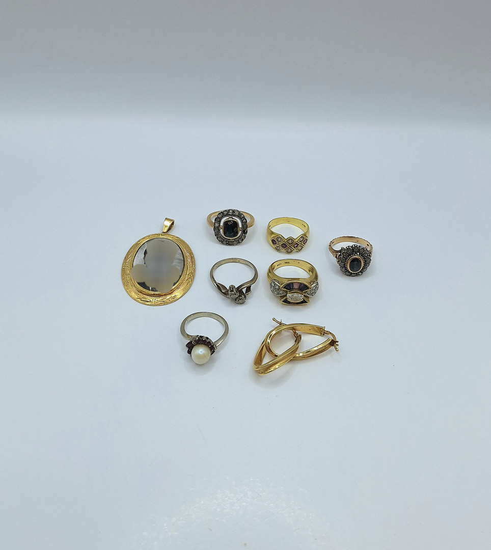 Vari oggetti oro argento pietre diamantini perla 
