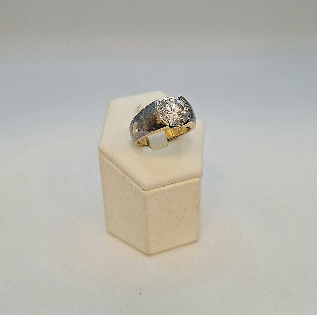 Anello oro pietra