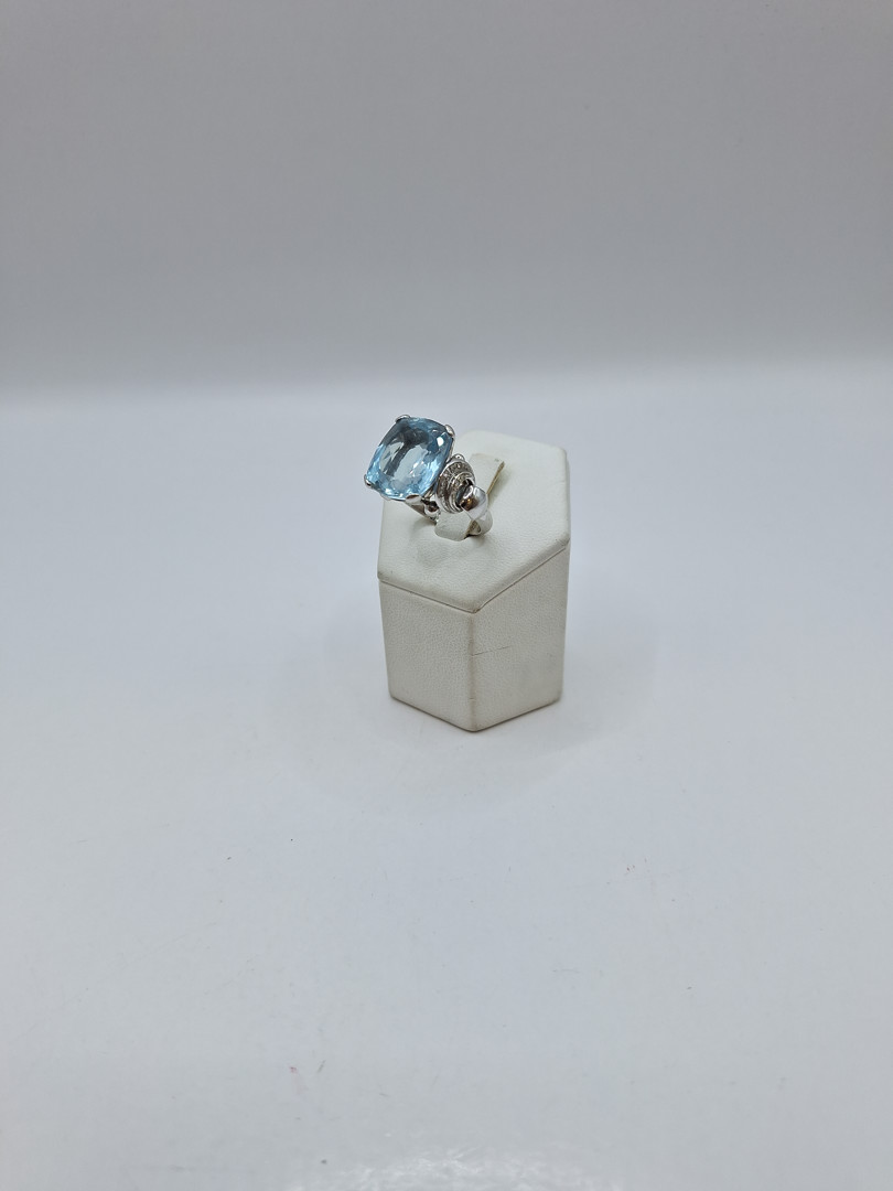 Anello oro pietra diamantini
