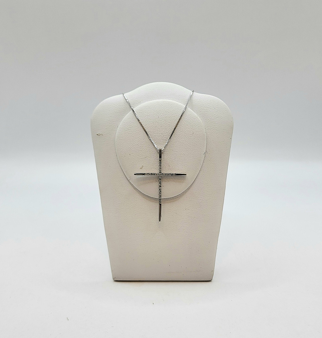 Catenina e ciondolo oro diamanti