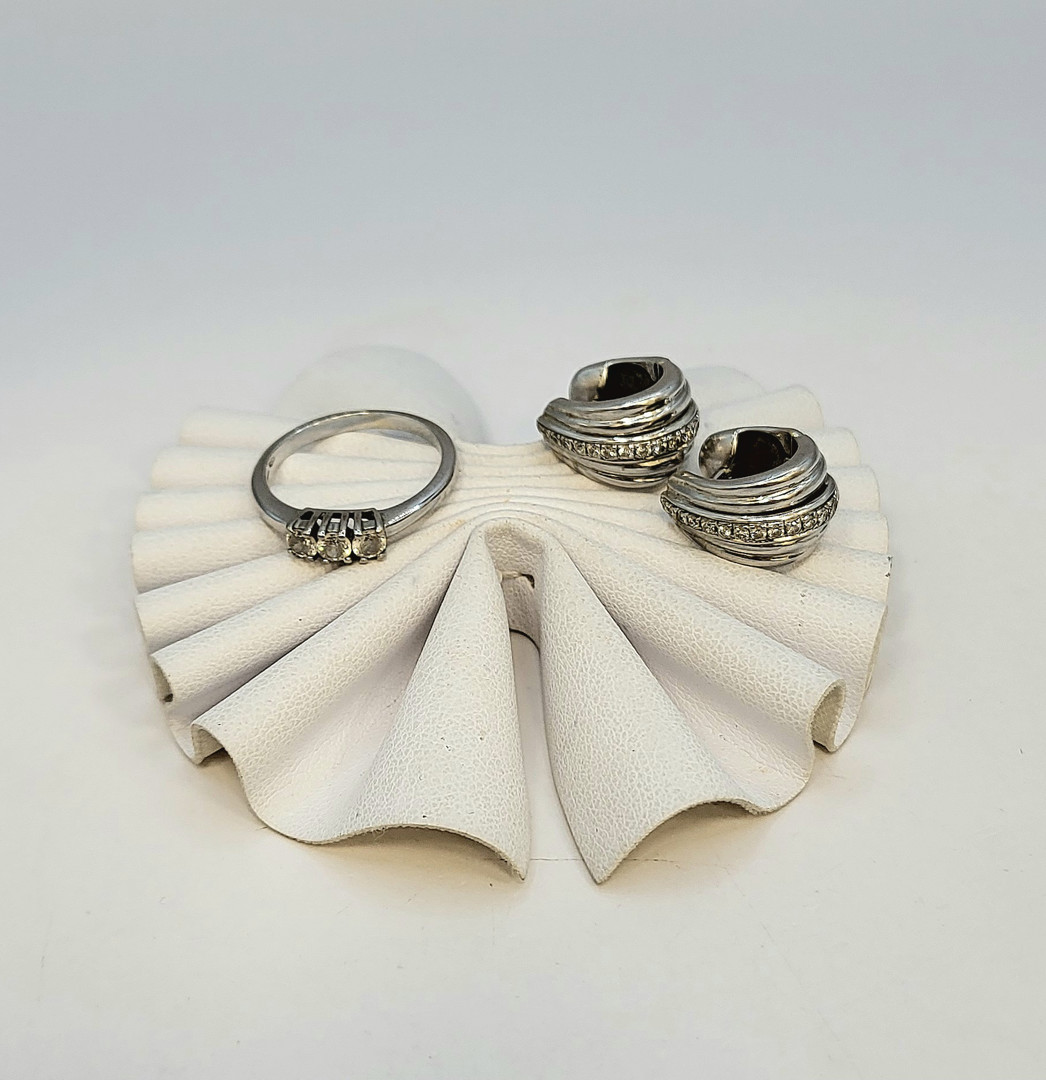 Anello e paio orecchini oro pietre diamantini