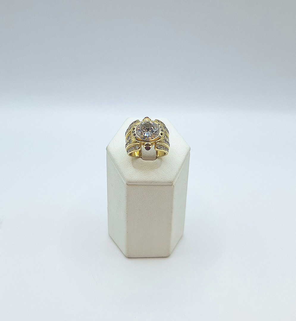 Anello oro pietre diamanti