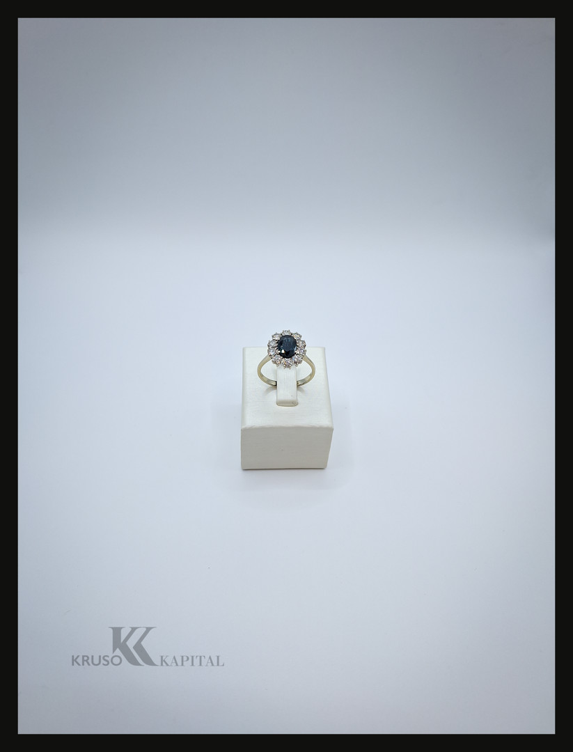 Anello oro con pietra e diamanti
