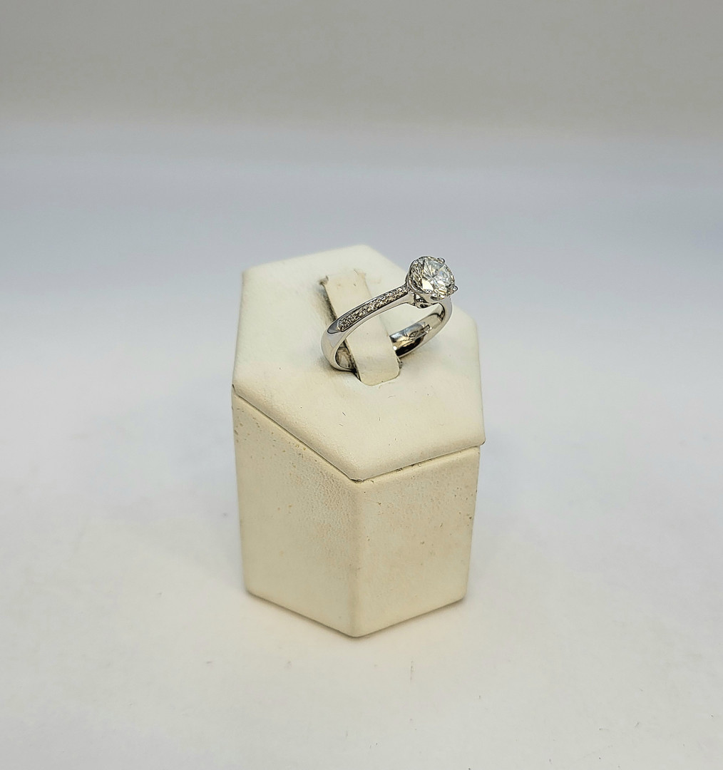 Anello oro diamante diamantini