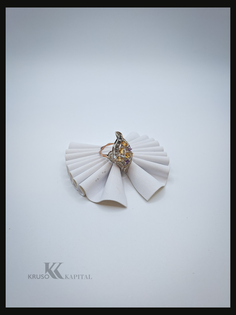 Anello oro argento pietre diamanti