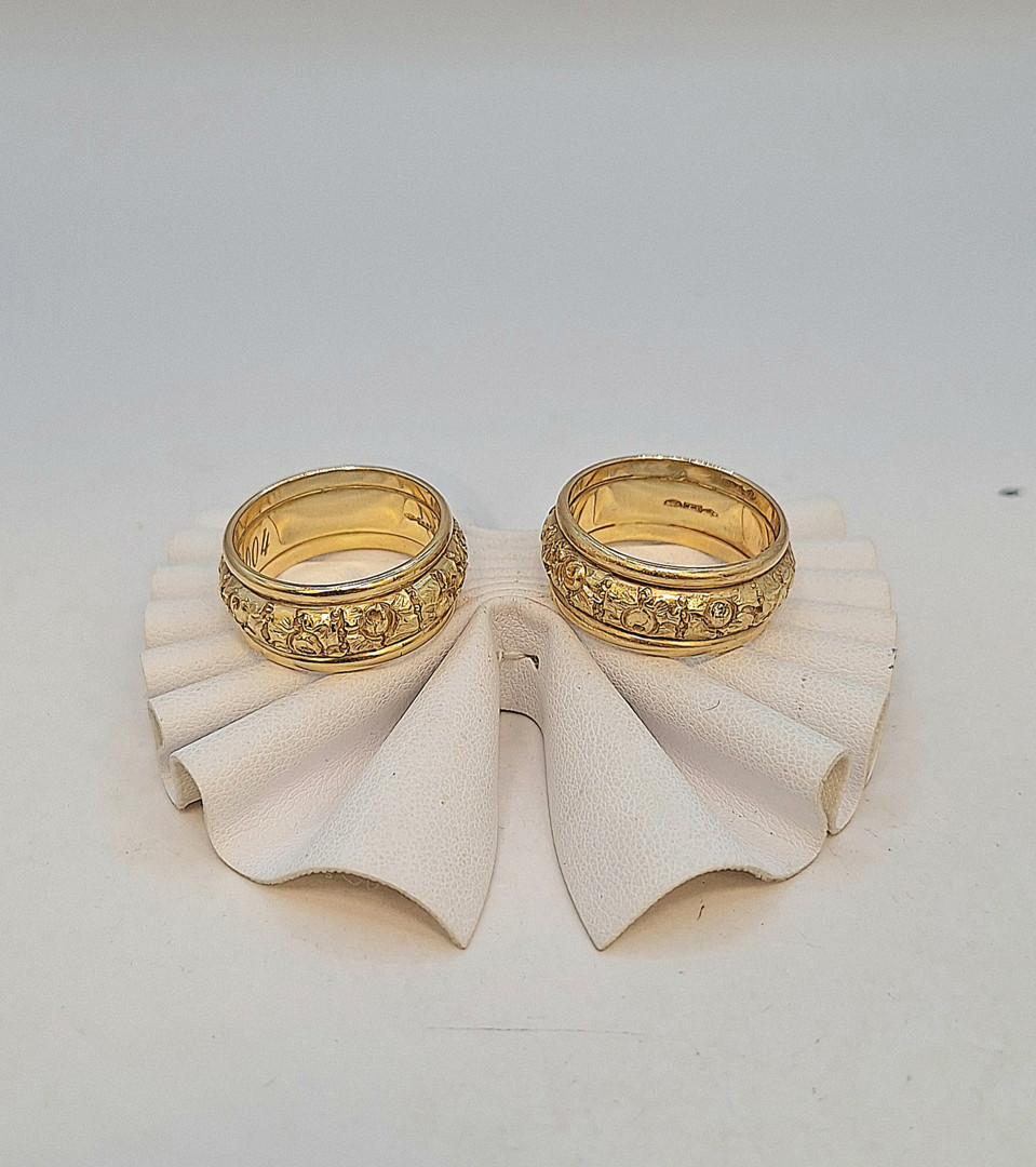 Due anelli oro pietre