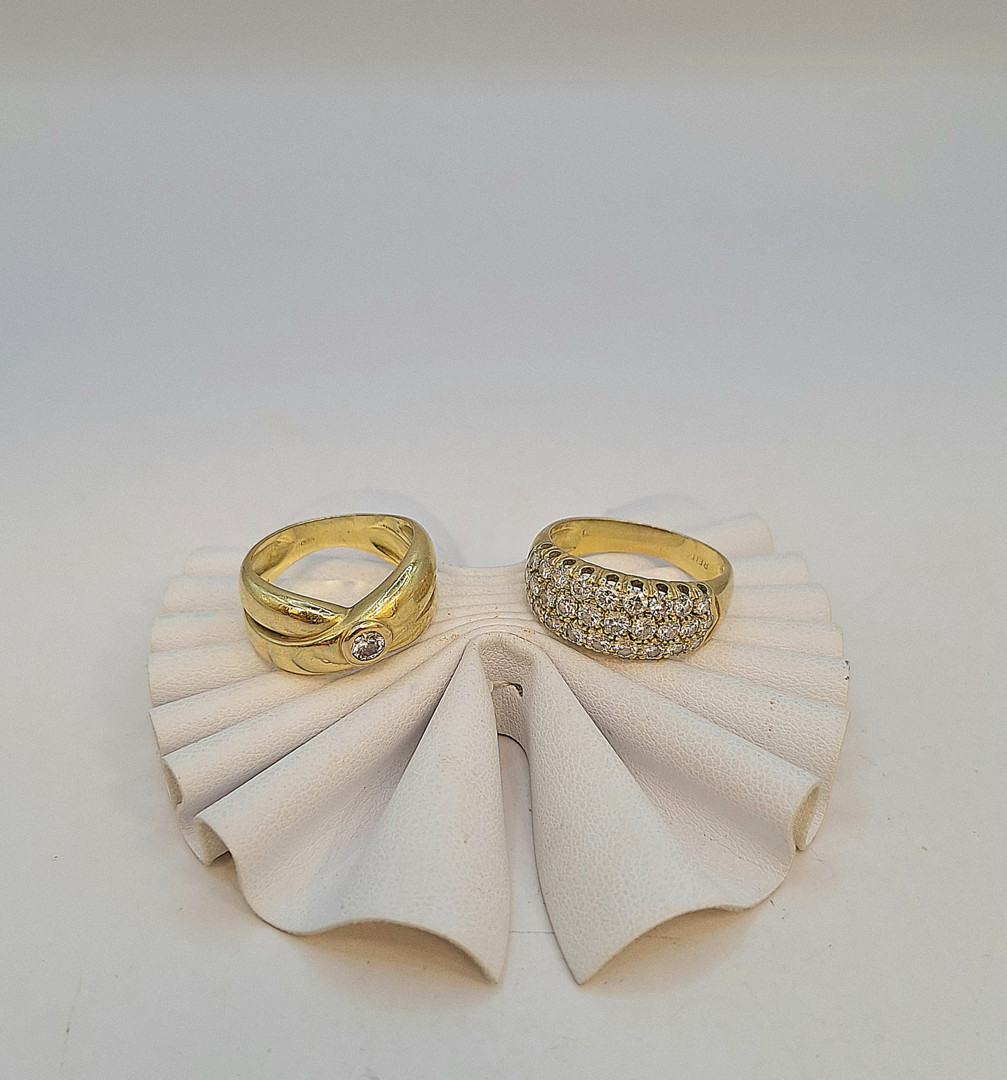 Due anelli oro diamantini
