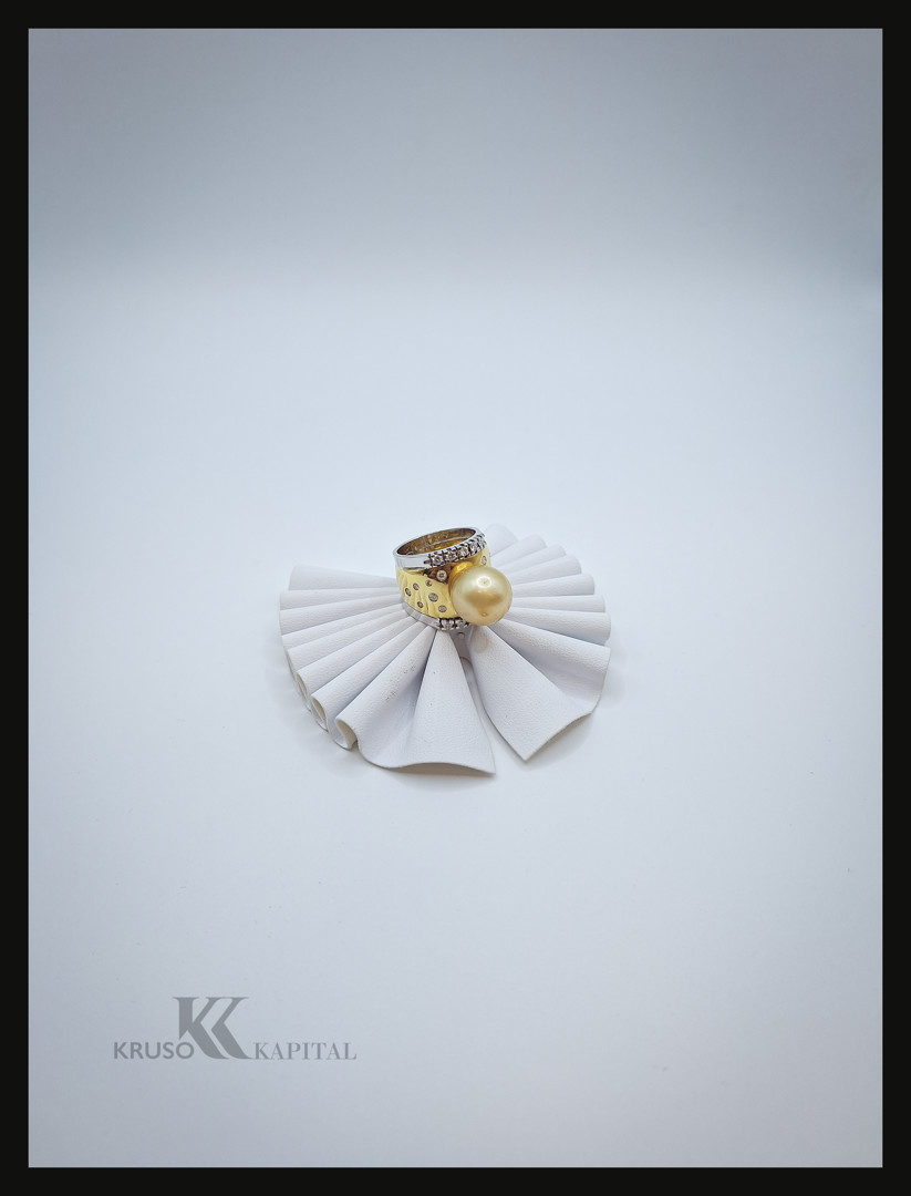 Anello oro perla diamanti