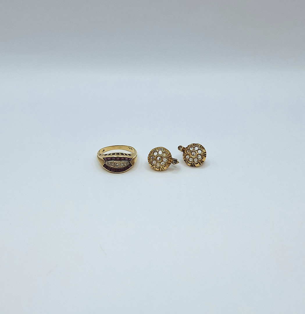 Anello e paio orecchini oro pietre