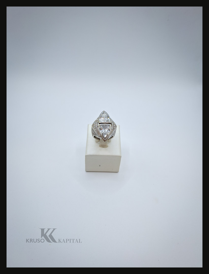 Anello oro pietre diamantini
