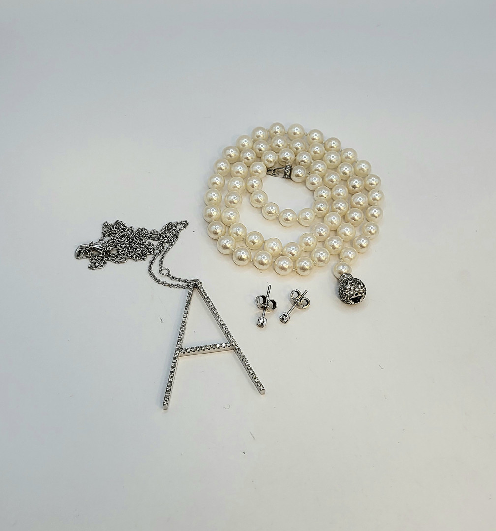 Paio orecchini collana oro diamantini filo perle