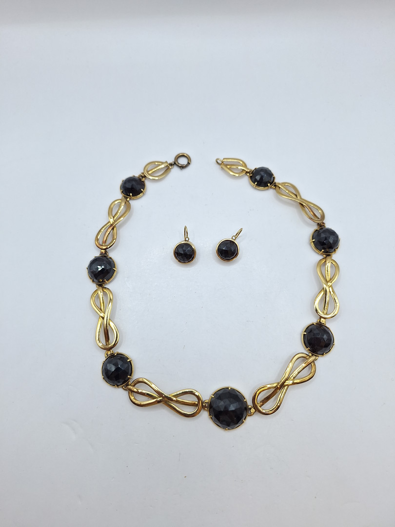 Collana e paio orecchini oro pietre