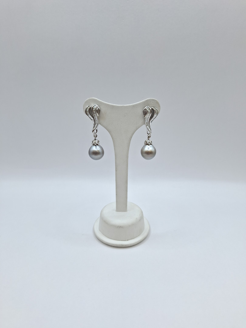 Paio orecchini oro perle diamanti