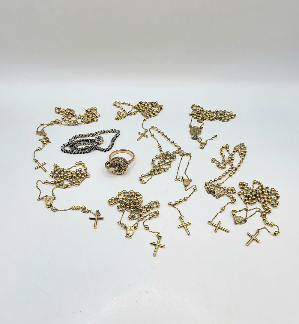 Vari oggetti oro pietre diamantini