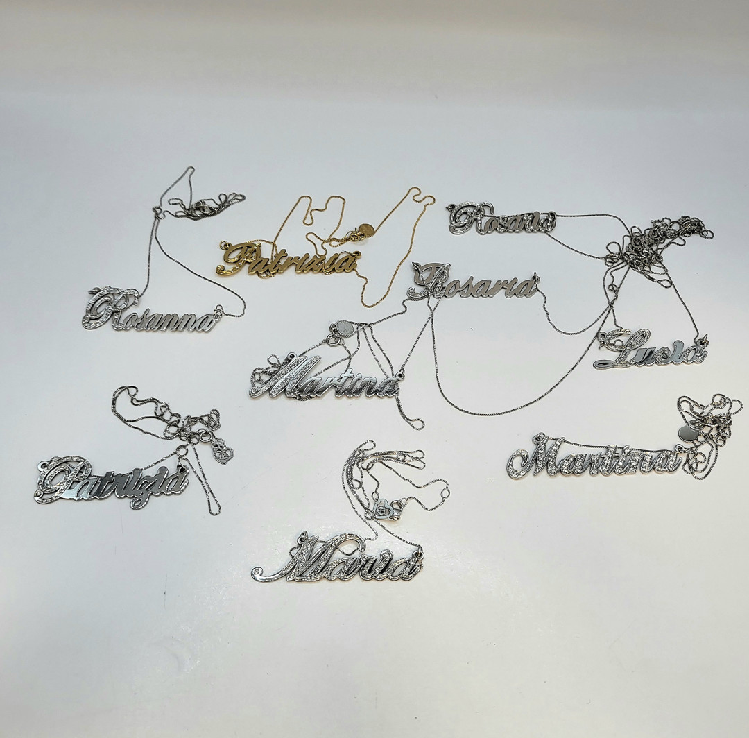 Nove collane oro pietre