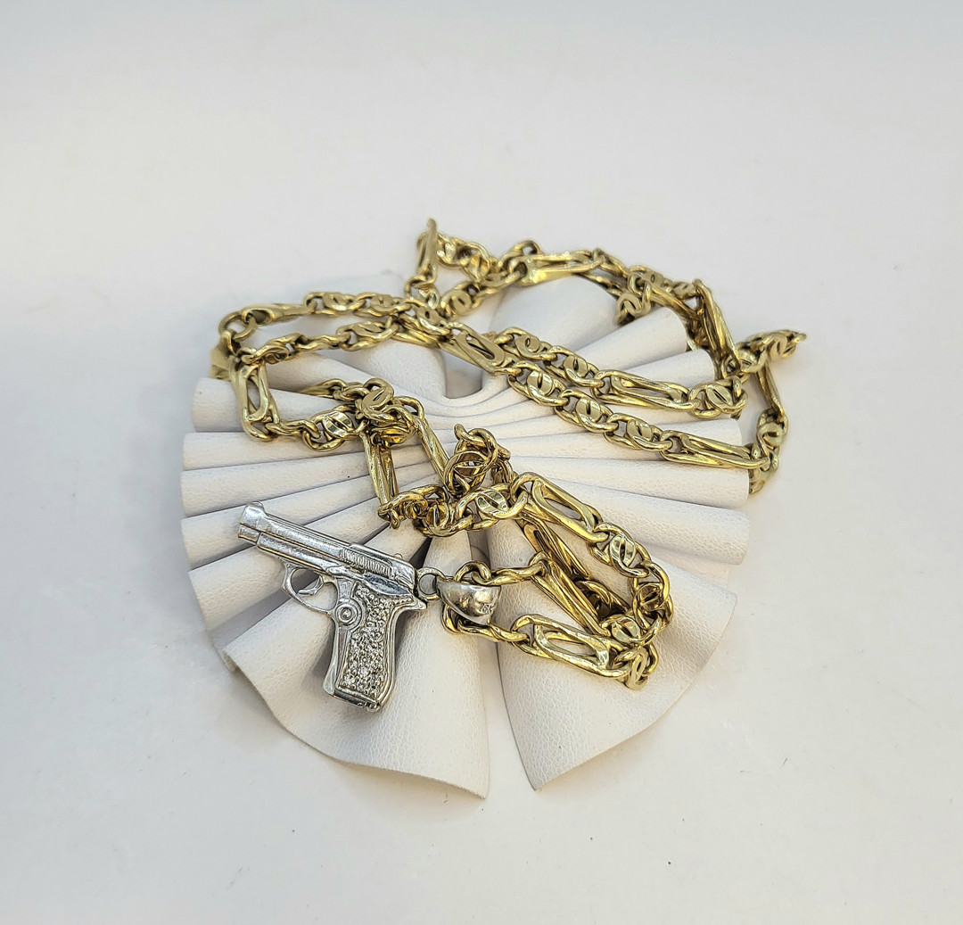 Collana e ciondolo oro pietre