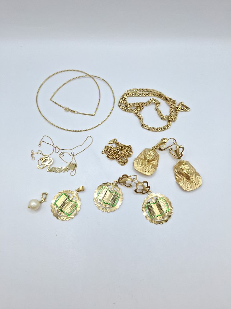 Vari oggetti oro smalto perla