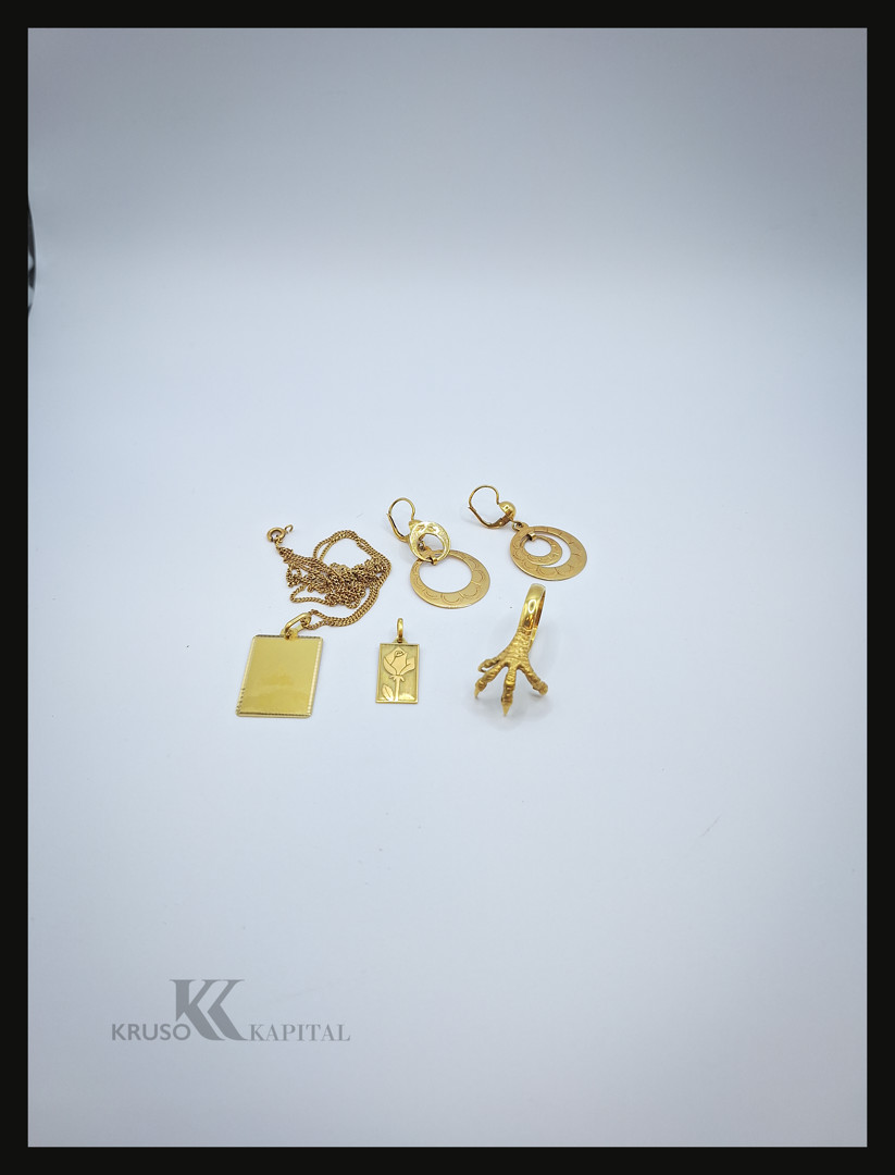Vari oggetti oro