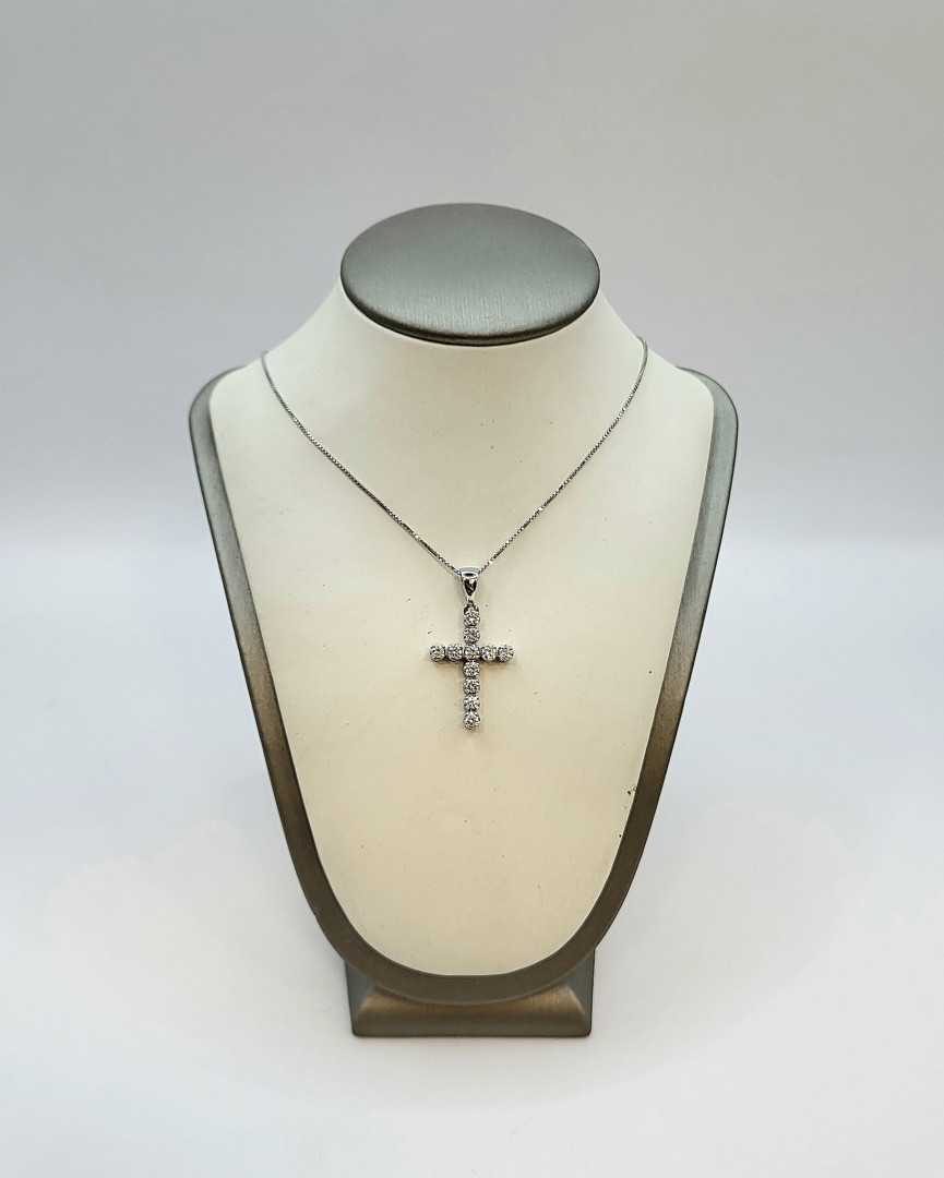 Catenina e ciondolo oro diamantini