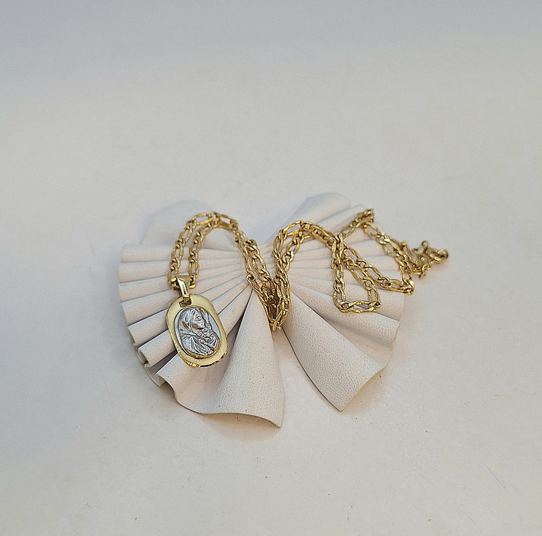 Collana e ciondolo oro