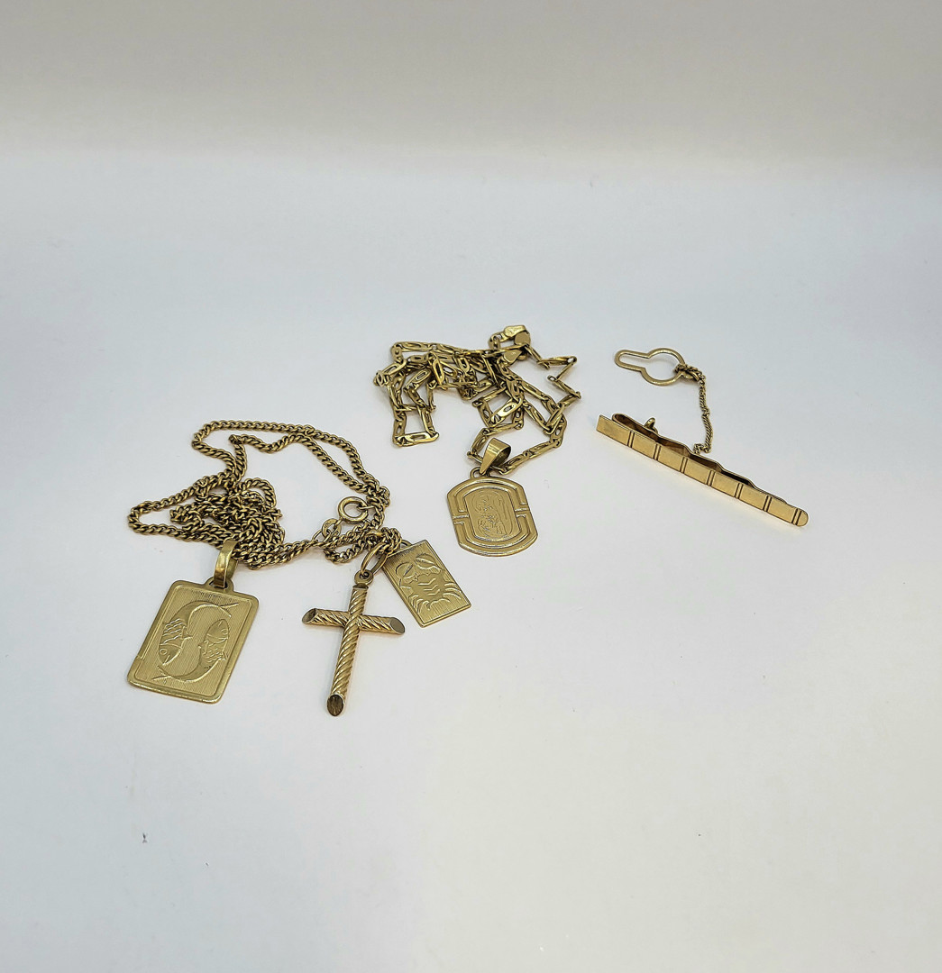 2 collane 4 ciondoli fermacravatta oro