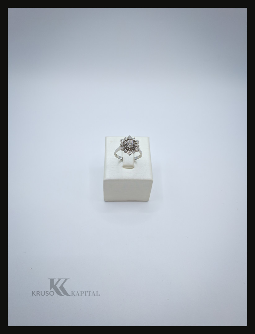 Anello oro con diamanti 