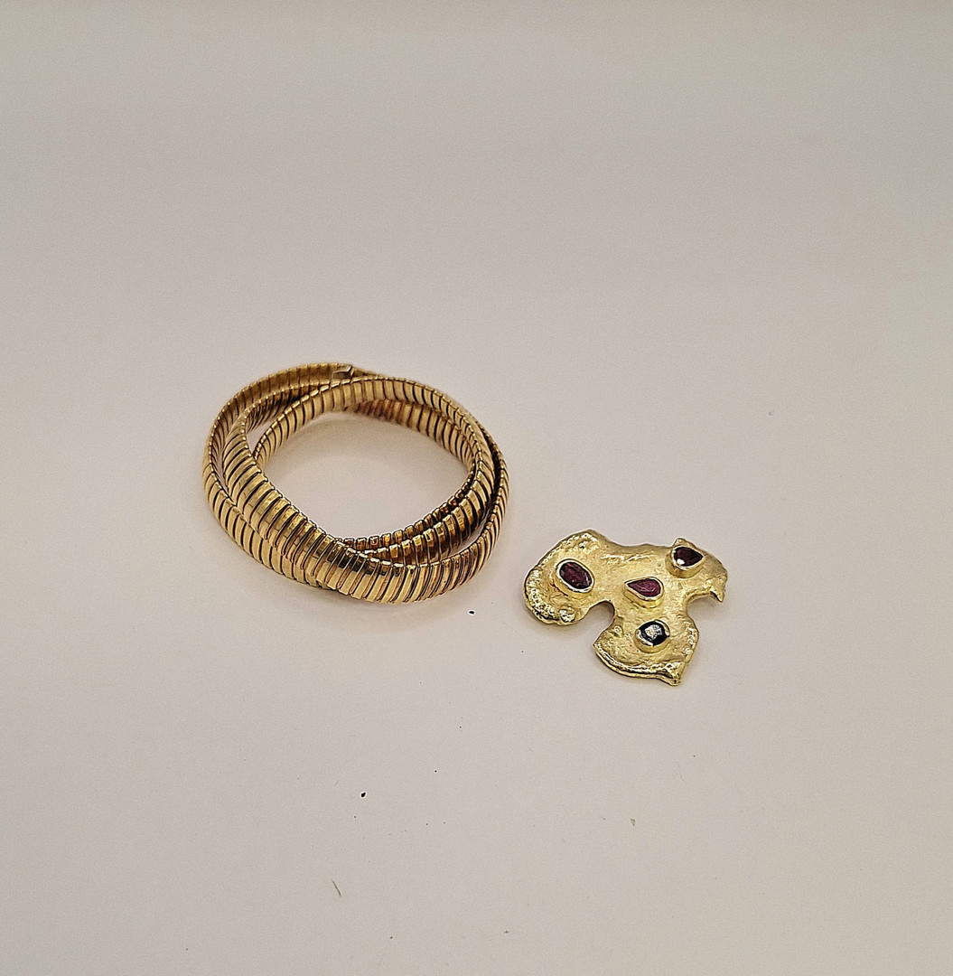 Collana e ciondolo oro pietre 