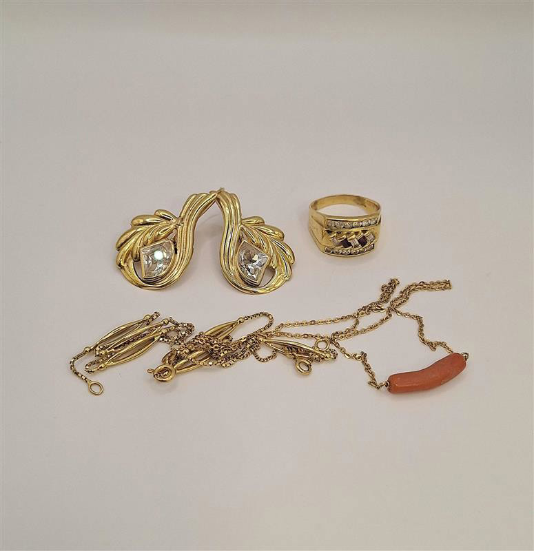 2 collane 2 orecchini anello oro