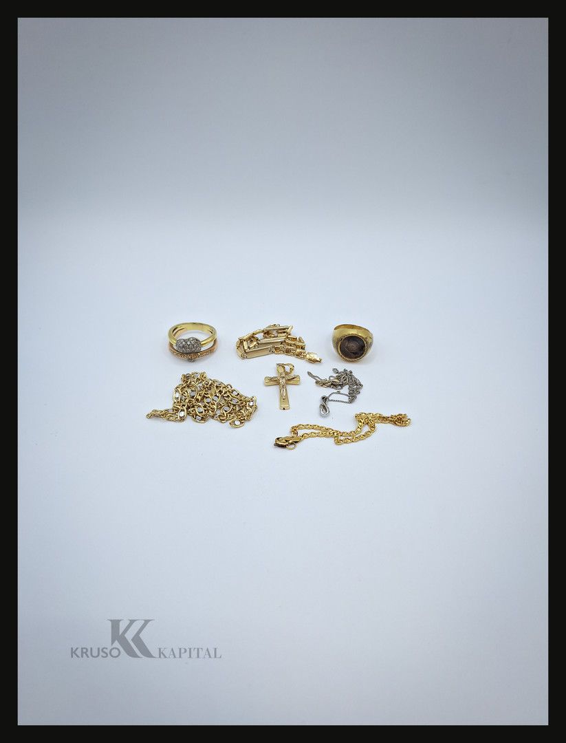 Vari oggetti in oro diamantini pietre 