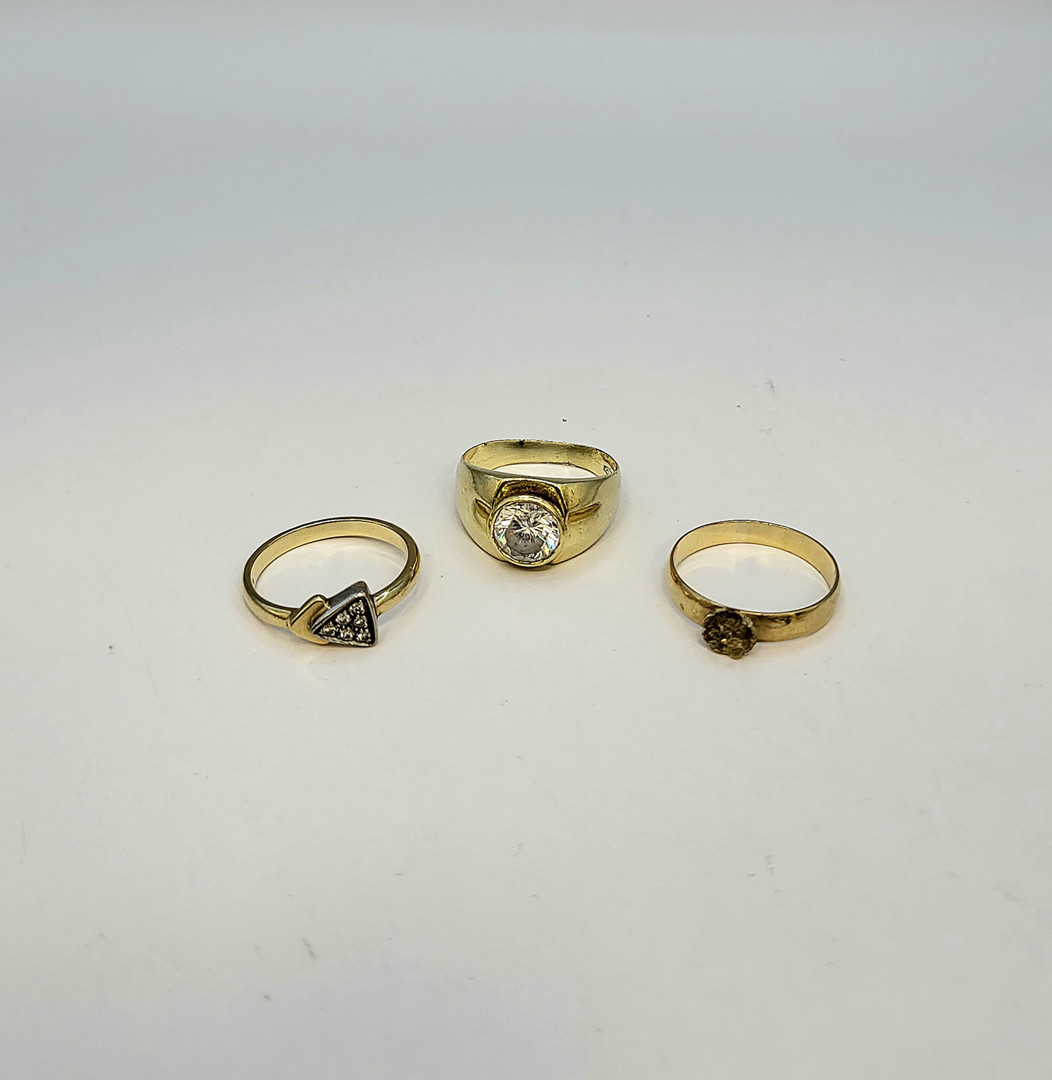 Tre anelli oro diamantini pietre