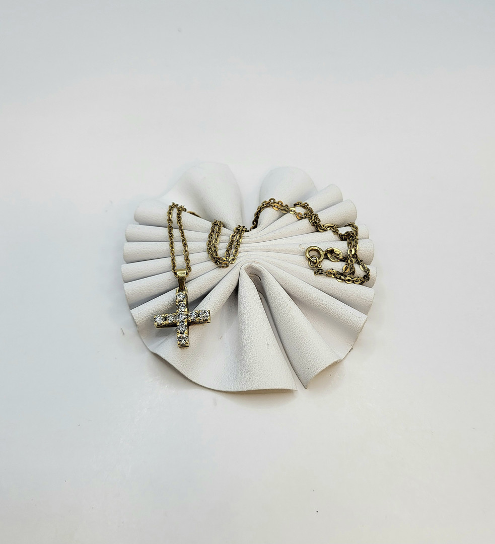 Collana e croce oro diamantini