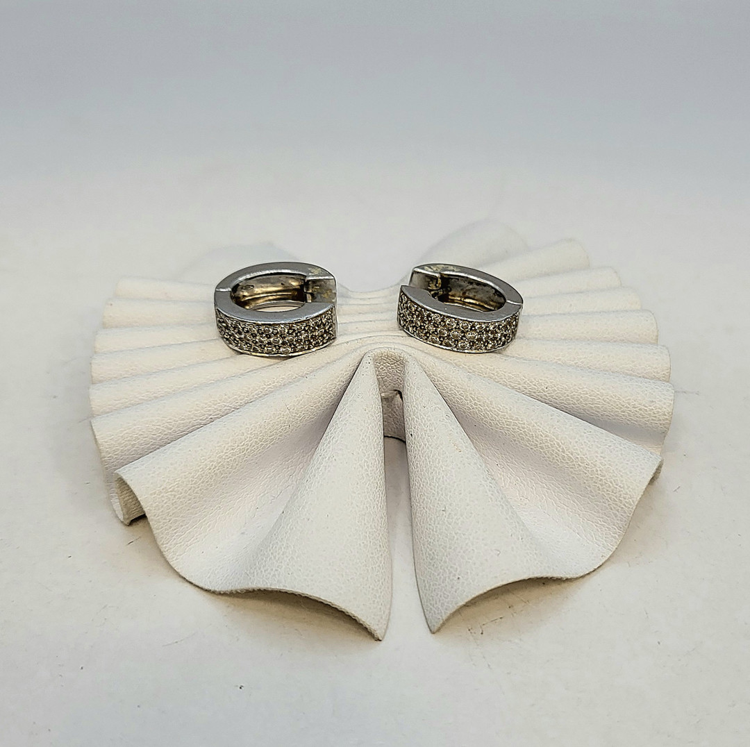 Paio orecchini oro diamanti