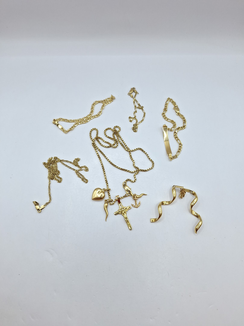 Vari oggetti in oro 