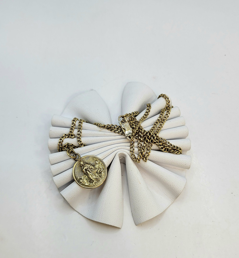 Collana e ciondolo oro