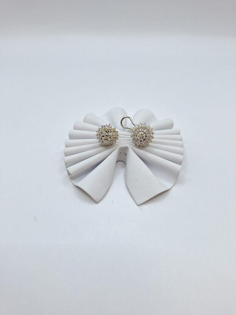 Paio orecchini oro diamantini