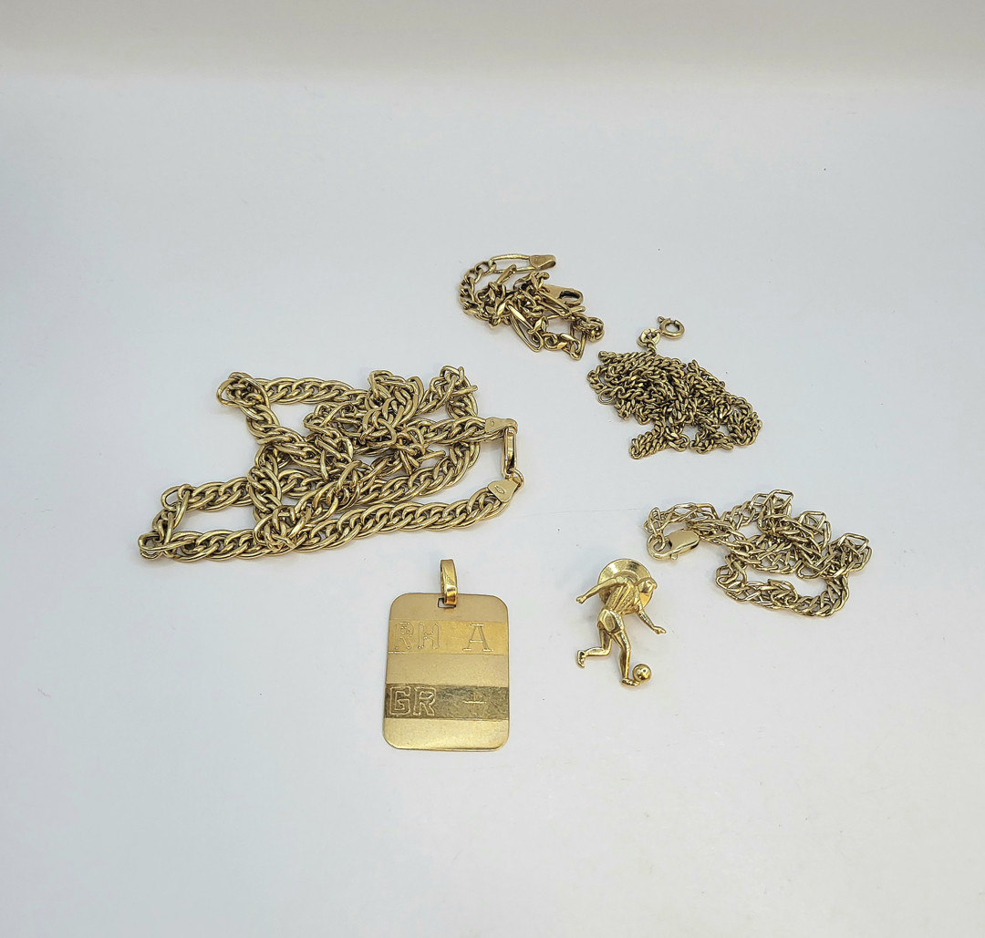 Vari oggetti in oro 