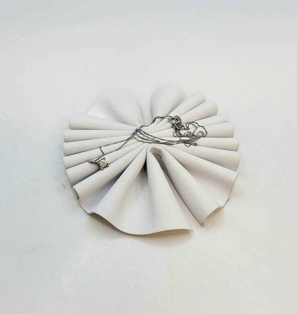 Catenina con ciondolo oro diamantino