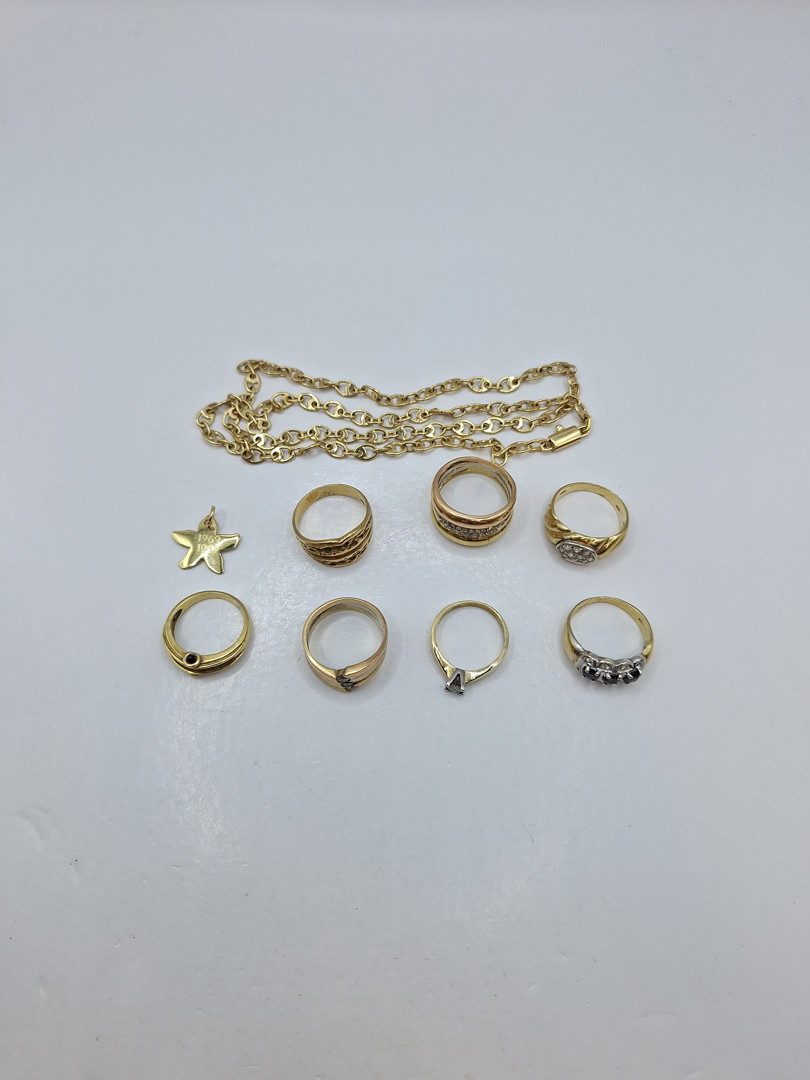Vari oggetti in oro pietre 
