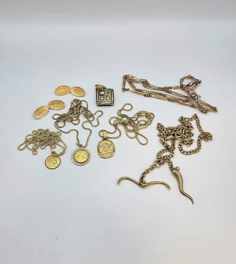 Vari oggetti oro smalti 